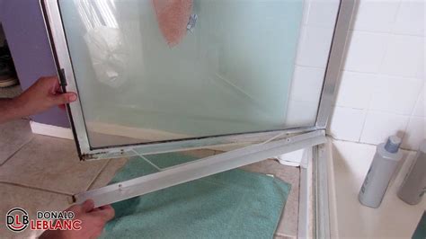 How to Fix a Leaking Shower Door: Framed,。